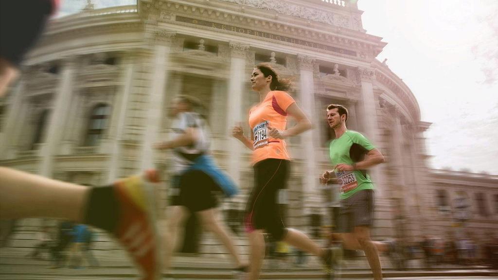 INLEIDING Op 10 april 2016 is het dan eindelijk zover! De Vienna City Marathon 2016 gaat van start. Dit jaar verwacht de organisatie meer dan 40.