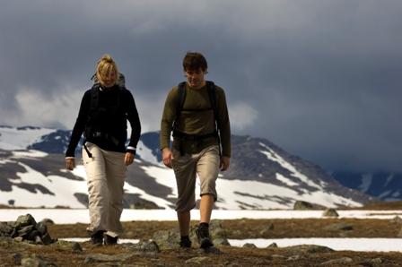 Doordat de boomgrens in Noorwegen al op circa 800m ligt wandel je al snel door hoogalpiene almweiden met prachtige uitzichten.