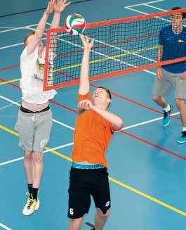 Je kunt ook op een school werken. Of bij een zwembad. Jouw kwaliteiten Natuurlijk moet je sportief zijn. Maar je moet ook goed kunnen omgaan met mensen.