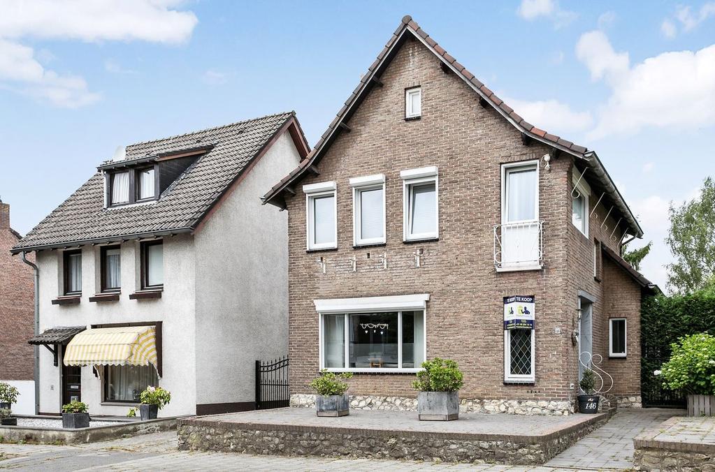 Ligging en indeling Begane grond De hal geeft u al een goede indruk van de sfeer van deze woning, sfeervol modern ontmoet karakteristiek.