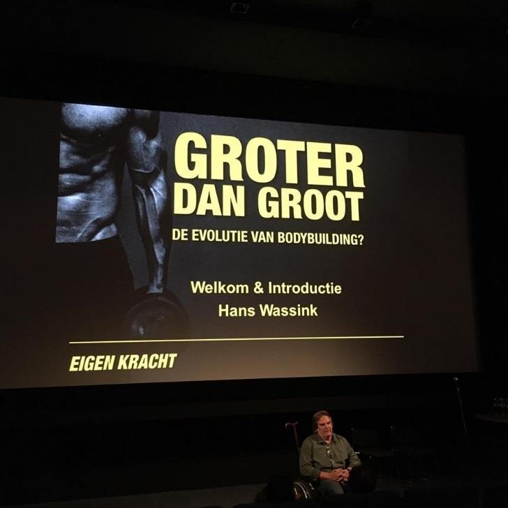 Start première in filmhuis LantarenVenster in Rotterdam. Van de opnamen voor Groter dan groot zijn twee interviews verder uitgewerkt in 16 kleinere video s. Het zijn interviews met dr.