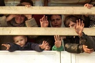 Srebrenica DEN HAAG - Twaalf oud-militairen van Dutchbat klagen de Nederlandse staat aan voor alle schade die ze hebben geleden.