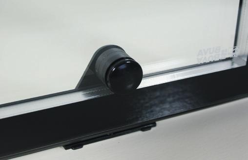 ISO-1200 Uitvoering: dubbelglas buitendraaiend Glasdikte: 5, 6 of 8 mm Spouwdikte: 15 mm Scharnieren: zwart gecoat metaal Randafwerking: keramische screen van 27 mm breed