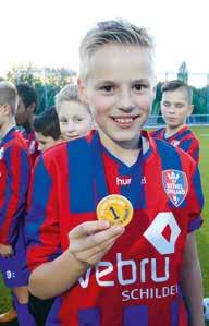 Tijdens de Cleaning up in Schiedam verzamelden vier teams van voetbalclub Kethel