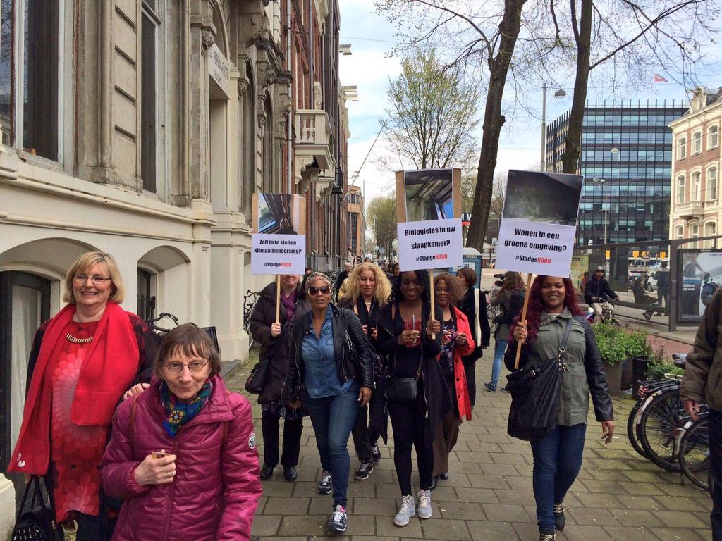 Actie Veel bewoners meldden schimmelproblemen netjes bij de verhuurder. Soms komt de verhuurder in actie, veelal door de schimmel weg te poetsen of er overheen te verven.