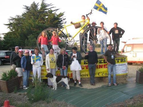 Onze vorige nieuwsbrief eindigde de dag voor de Tour de France. De wielrenners kwamen om 13.