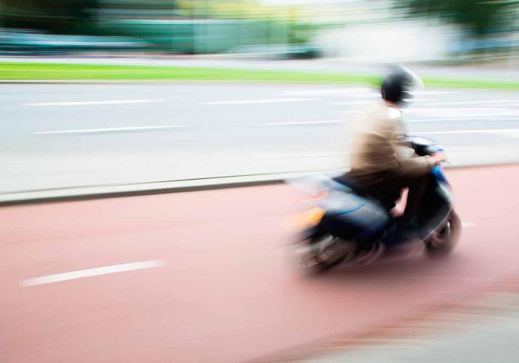 SCOOTER SLUIPMOORDENAAR Rapport over de aantallen vervuilende scooters in Amsterdam, en slimme maatregelen Oktober 2013, De Gezonde Stad Inzet van het