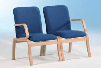 . Nils zonder armleuningen Houten frame van gelaagd beukenhout met gestoffeerde zitting en rugleuning en 2 armleuningen. Deze stoel is stapelbaar.