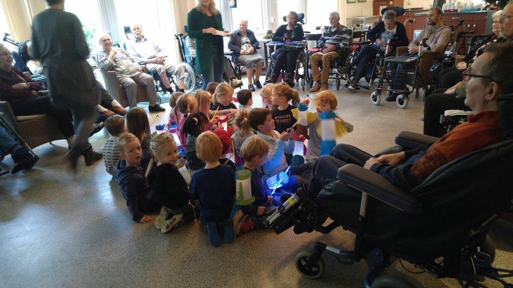 Op visite naar Ikehiem In november maakten de kinderen van groep 1 t/m 4 weer prachtige lampionnen.