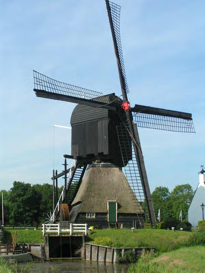 De Oostmolen te Mijnsheerenland/Blaaksedijk Geschiedenis De Oostmolen is de laatst overgebleven wipmolen in de Hoeksche Waard en dateert uit 1616. Tot 1929 werd de polder Moerkerken (circa 1.325 ha.