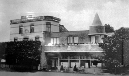 Historie van Fletcher Hotel- Restaurant Hellendoorn Voordat het restaurant onder de Fletcher vlag behoorde heeft het een rijk verleden en verschillende eigenaars gekend.