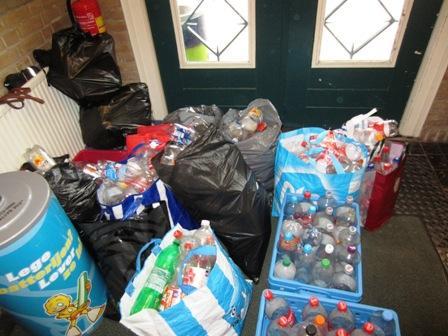 496 flessen en een donatie van 139,25 Met vriendelijke groet van Debora van