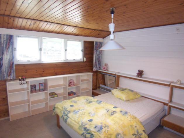 De vijfde slaapkamer is circa 10 m² en is voorzien van een Velux dakraam.