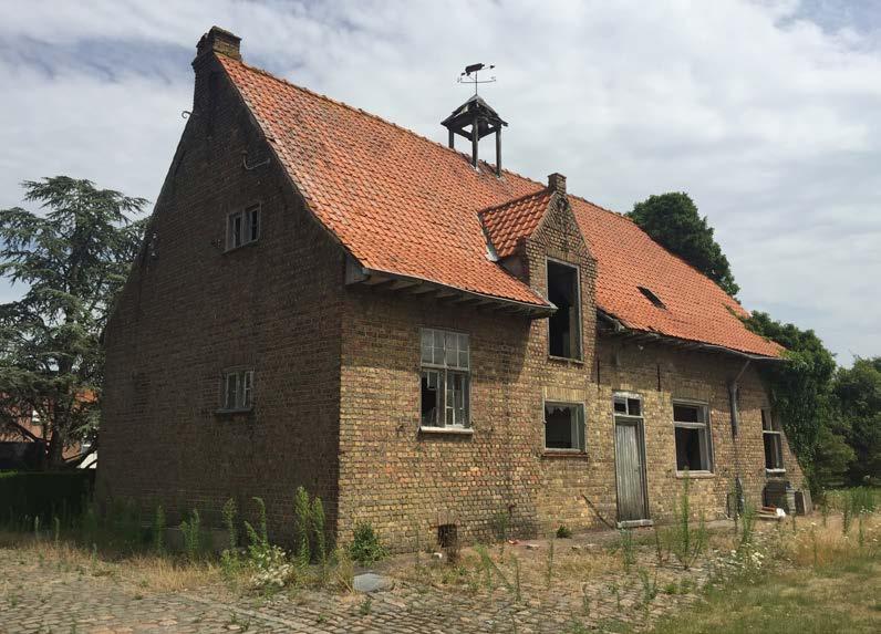 EXTRA V erlaten GEBOUWEN Onderweg door Frankrijk zagen wij