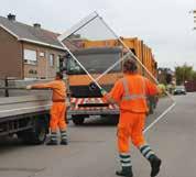 Zij bepalen of de spullen nog verkoopbaar zijn. In dat geval komt de Kringwinkel het materiaal gratis ophalen. Je kan het ook altijd brengen. Info Kringwinkels op p.