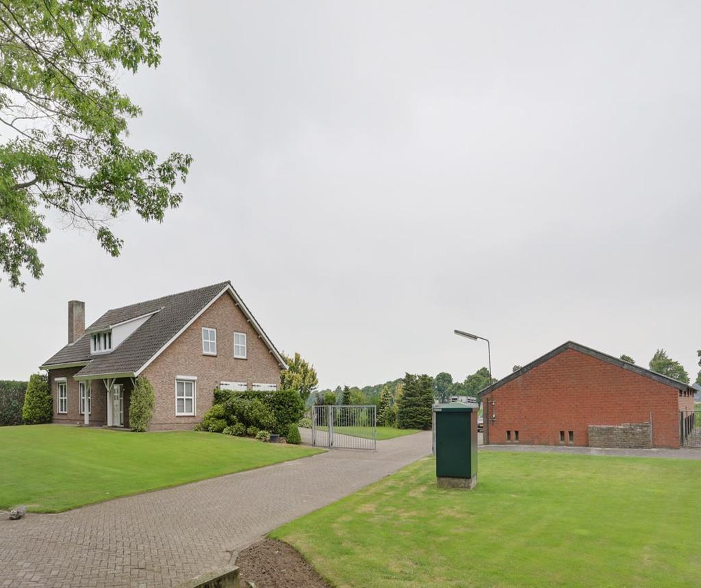 480 m² Inhoud: circa 840 m³ Aanvaarding: in overleg Vraagprijs: