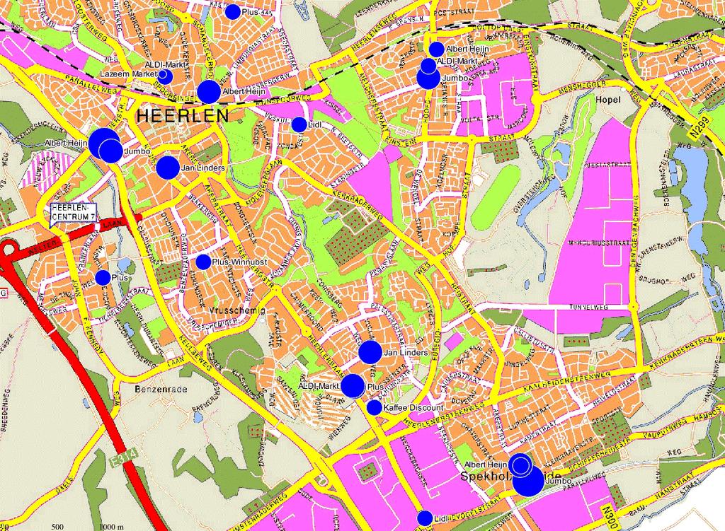 Figuur 3.1 Spreiding supermarkten omgeving Heerlerbaan (bron: Locatus) 3.2 Vraagstructuur Heerlen Daling aantal inwoners De gemeente Heerlen telt per 1 januari 2012 89.019 inwoners 2.