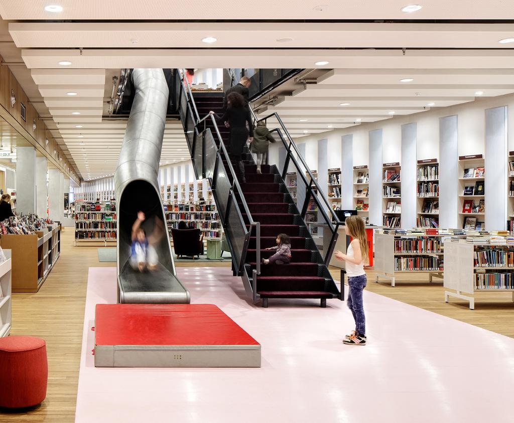 Interieur Rozet Arnhem - Bibliotheek Bibliotheek Het interieur op de tweede en derde verdieping wordt gekenmerkt door lichte kleuren en tactiele materialen.