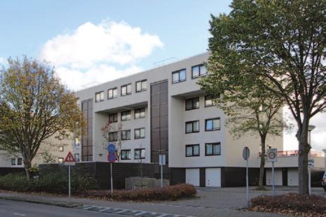 Vraagprijs e 379.000,-- k.k. Stijlvol appartement met garage en uitzicht over de Beneden Merwede. Het appartement is gelegen op de bovenste verdieping en heeft twee zeer ruime slaapkamers.