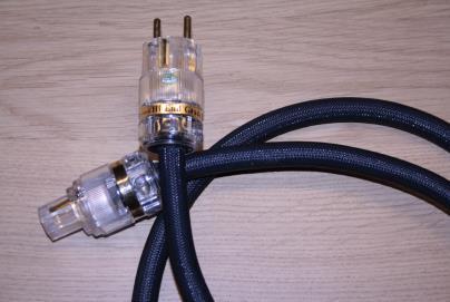 1,5 meter lange uitvoering in perfecte staat, originele afmontage met reguliere IEC connector.