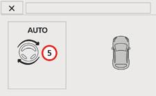 Rijden Fileparkeren - uitparkeren F Start de motor wanneer u de parkeerplek wilt verlaten. De geassisteerde inparkeermanoeuvre is nu begonnen. Rijd stapvoets (max.