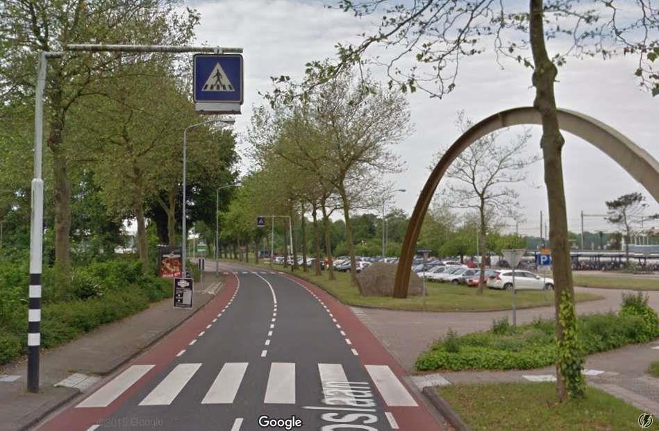 Bijlage 1: Fotovergelijking oude en nieuwe situatie Afbeelding 1: De inrit