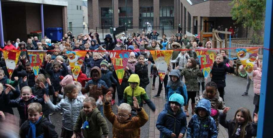 Sinterklaasfeest Op maandag 27 november verwelkomden wij