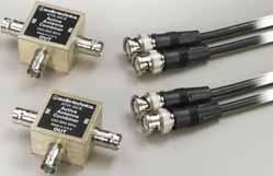 Een set Actieve Antenne Splitters voedt een set antennes van draadloze ontvangers van verschillende frequentie banden.