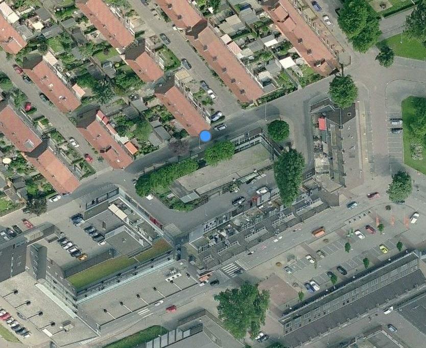 appartementen 40-65m2 in sector 4 = 14x (0,6) = 8,4 parkeerplaatsen Een nieuwe parkeerterrein wordt gecreëerd op de locatie met voldoende parkeerplaatsen voor de nieuwe situatie.