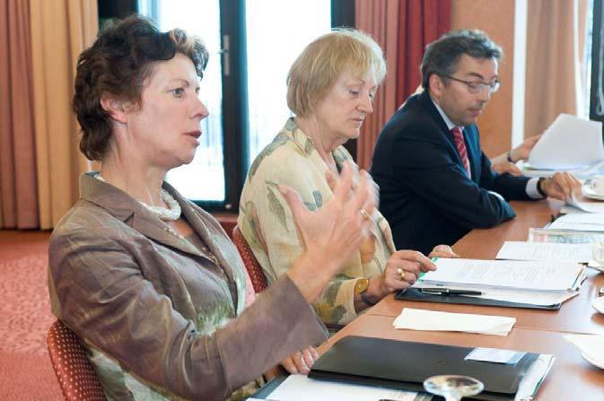 Opening Minister Verburg Voorafgaand aan de discussie van het Consumentenplatform opende Minister Gerda Verburg van LNV de bijeenkomst.