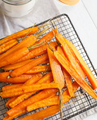 Wortel sticks DIT GERECHT VOOR 4 PERSONEN MAAK JE IN 20 MINUTEN Zin om iets te knabbelen s avonds? Maar geen zin in saaie rauwkost? Maak deze wortel sticks!