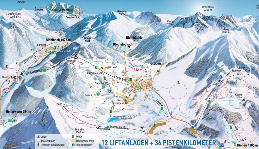Skigebied Berwang met centraal gelegen het complex Skigebied Zugspitzarena.