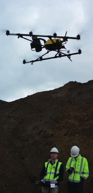 DRONES OP DE WERF We zetten drones in om volumes van grondstofvoorraden op te meten, sneller en accurater dan dat we dat kunnen doen met de