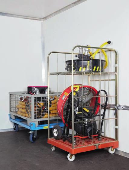 JF-Systeem Vastzetten van rolcontainers 1 GESLOTEN VOERTUIGEN Levensmiddelen, bloemen en wasgoed worden tegenwoordig klant specifiek in rolcontainers vanuit fabrieken en distributiecentra