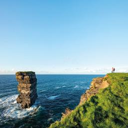 Ierland Verkennen Foto: @storytravelers zeven Wonderen van de Wild Atlantic Way Bereid je voor op een aantal betoverende landschappen tijdens de reis van 2.500 km langs de Wild Atlantic Way.