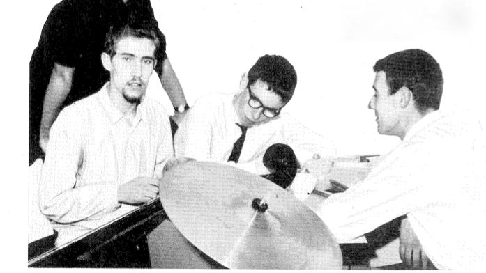 II. Harry Piller / Carel Heinsius / Louis van Dijk Drummer Harry Piller won in 1959 met het Misha Mengelberg trio de eerste prijs van het Loosdrecht Jazz Concours.