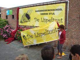 Schoolgrootte aantal leerlingen per 1-10-2017 75 aantal medewerkers per 1-8-2017 15 De Lispeltuut is een kleine school met combinatiegroepen. Soms lijkt het wel één grote familie.