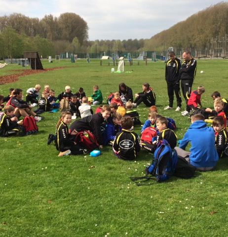 FC Herleving Sportief Sint-Pauwels www.hssp.be Hou je van voetballen? Kom dan zeker naar de paasstage in Sint-Pauwels.