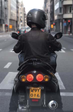 5.2 HANDHAVING Snelheid blijft nog steeds een belangrijke factor bij (ernstige) verkeersongevallen.