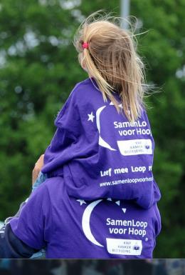 bijvoorbeeld vrijwilliger zijn tijdens het evenement zelf, zie hiervoor de website www.samenloopvoorhoop.nl/raalte voor meer informatie. Hoe is een team samengesteld?