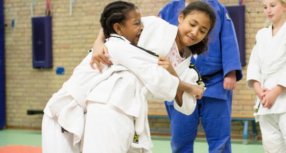 Roy Elferink, regionaal projectleider Oost-Nederland Special Heroes, heeft toen de stoute schoenen aangetrokken en de school een voorstel gedaan om een schoolsportvereniging (SSV) te starten.