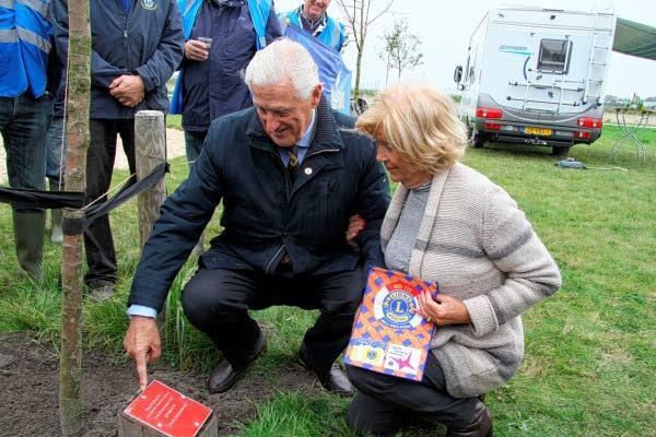 Martin Schröder onthult herinneringsplaquette in het Smulbos vrijdag 23 oktober 2015, 11:15 Van de redactie HOOFDDORP Luchtvaartpionier Martin Schröder onthult zaterdag 24 oktober namens vijf