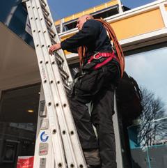 faciliteert deze veiligheid met permanente voorzieningen, zoals