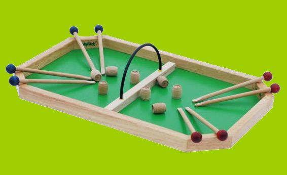 gevernist ±50 x 31 x 18 cm Accessoires: 6 spelers + score bord + ballen.