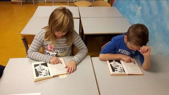 het duolezen. De kinderen lezen met een maatje in een boek wat aansluit bij hun niveau.