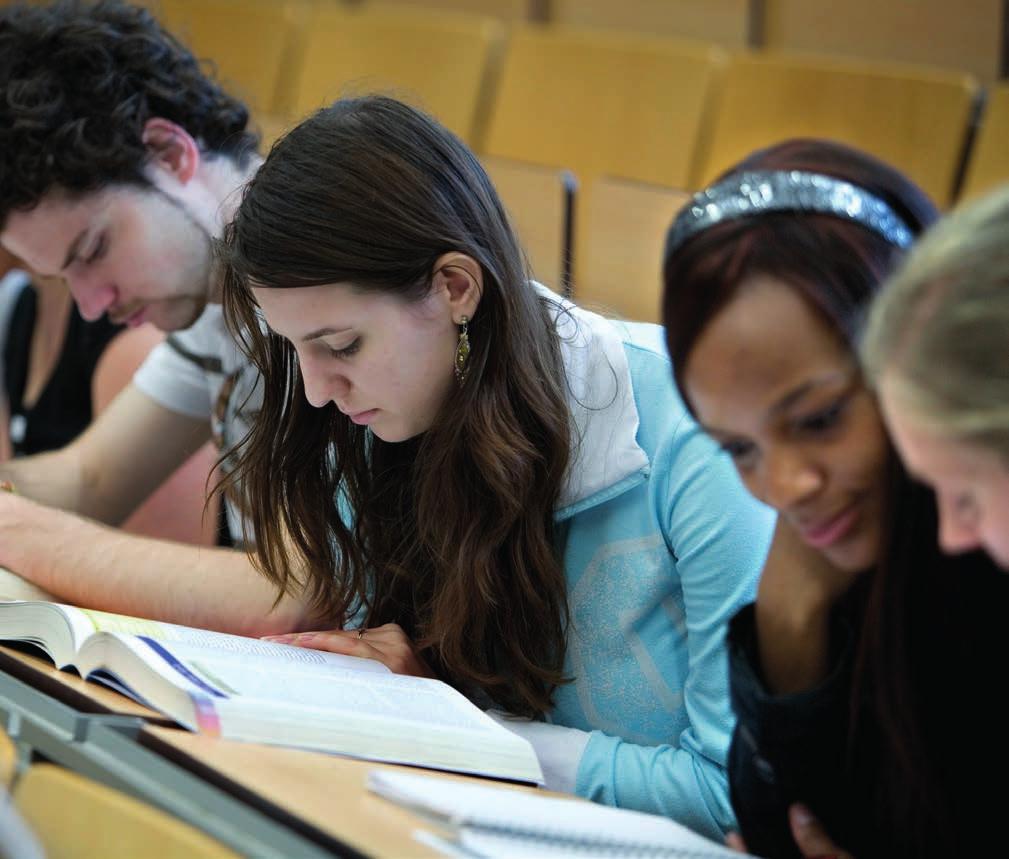 Het Nederlandse onderwijs is populairder dan ooit. Jaarlijks volgen meer dan 112.000 internationale studenten uit 164 landen een studieprogramma aan een Nederlandse hogeronderwijsinstelling.