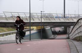 Enkele meters extra hoogteverschil heeft daardoor grote gevolgen voor de lengte van de helling. Bijvoorbeeld: bij een hoogteverschil van 1 meter is een hellingbaan van ongeveer 13 meter nodig.