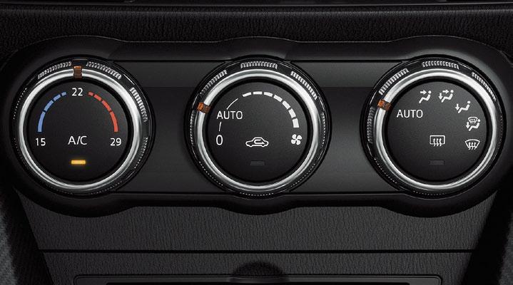 BLUETOOTH BEDIENING OP HET STUURWIEL Dankzij de Bluetooth -bediening vanaf het stuurwiel kunt u in de Mazda CX-3 eenvoudig en met heldere