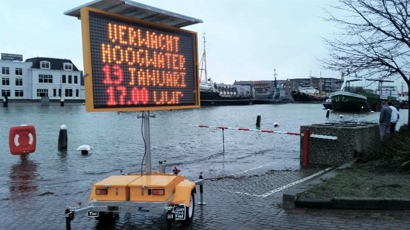 Camperplaatsen worden ontruimd. mee en sluit uw woning af. De rioolsystemen in de buitendijkse gebieden worden uitgeschakeld. Denk ook aan uw huisdieren. Walkasten voor walstroom worden uitgeschakeld.