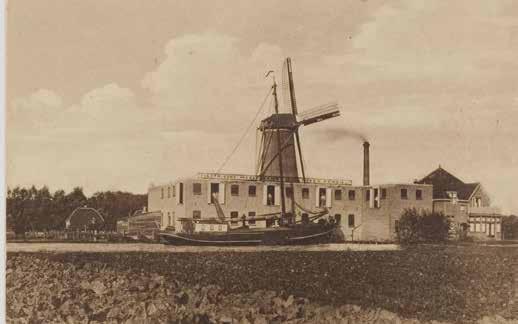 de molen van höcker, een molen zonder wieken door zijn anderhalfjarig zoontje H.H. Höcker, is hieraan nu nog steeds een herinnering.